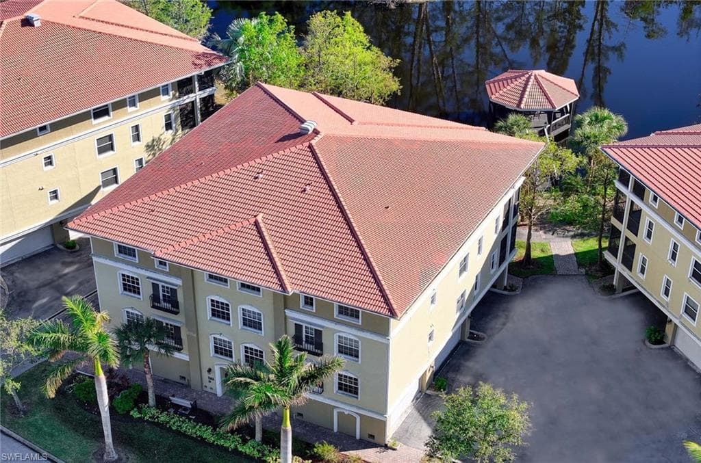 10041 Lake Cove Dr 202, Fort Myers, FL 33908-28