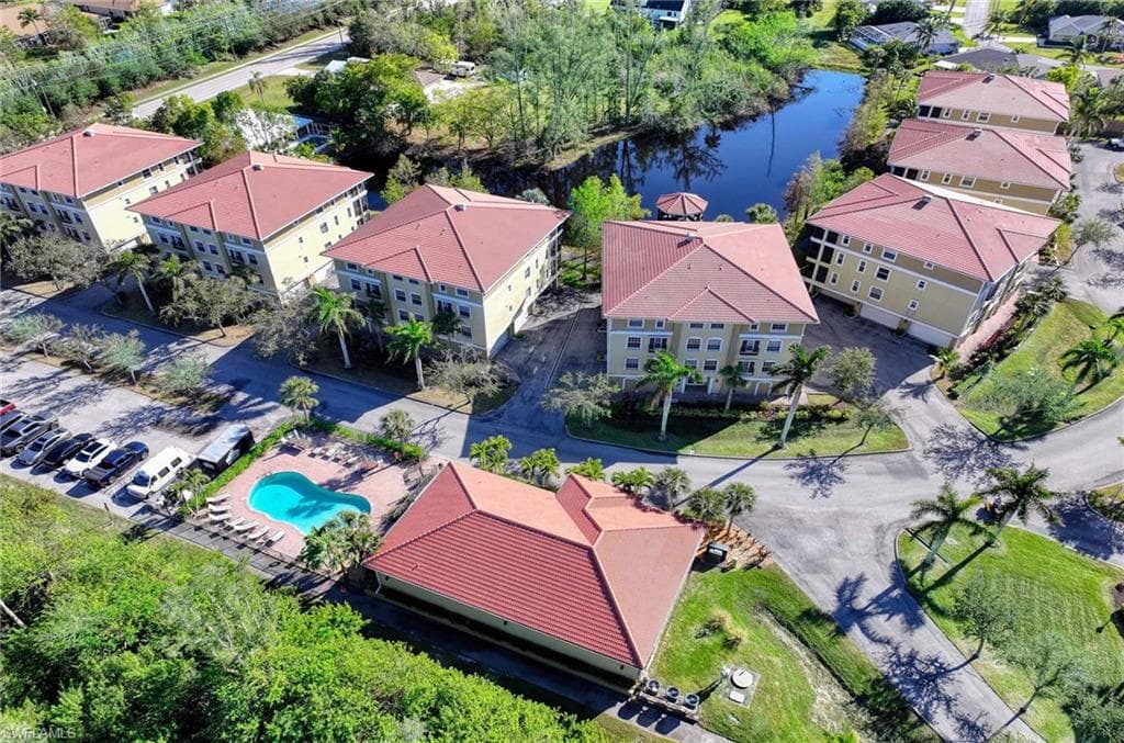 10041 Lake Cove Dr 202, Fort Myers, FL 33908-32