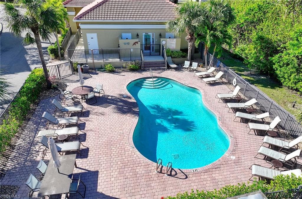 10041 Lake Cove Dr 202, Fort Myers, FL 33908-34