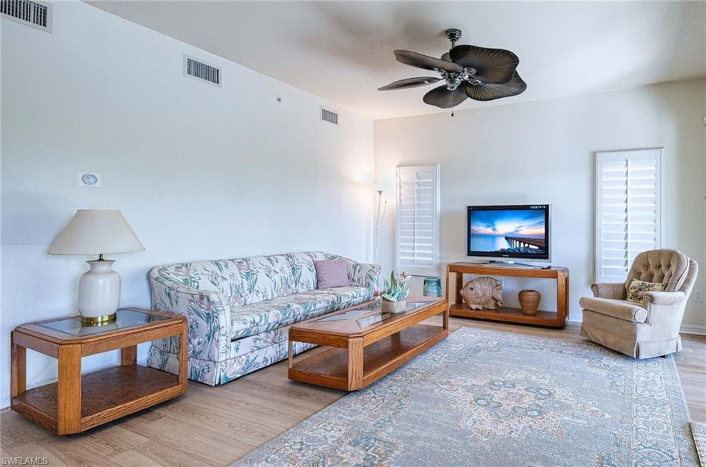10041 Lake Cove Dr 202, Fort Myers, FL 33908-8