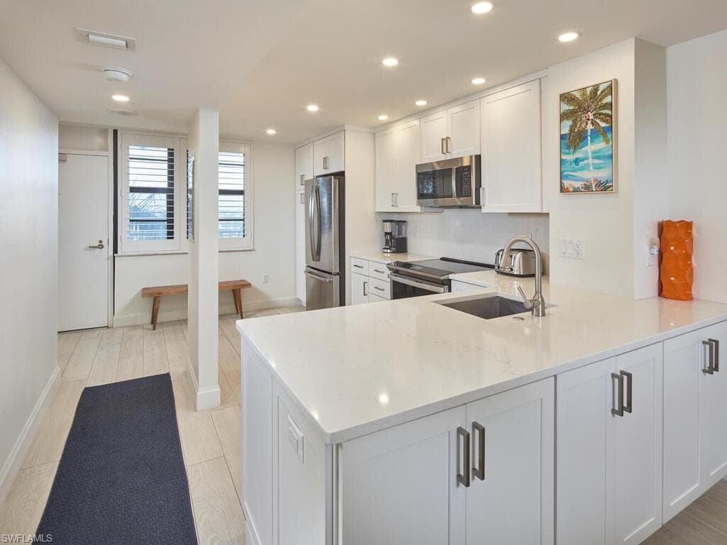 440 Seaview Ct 601, Marco Island, FL 34145-10