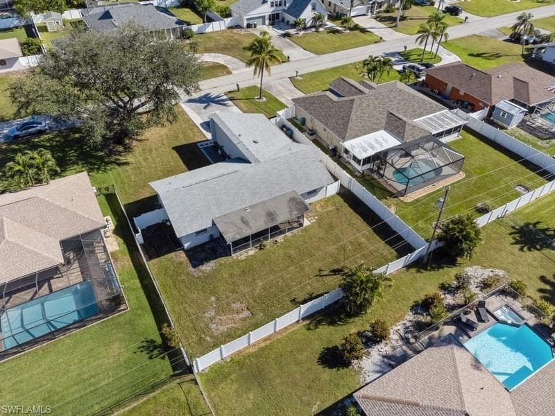 3612 6th Pl, Cape Coral, FL 33914-35