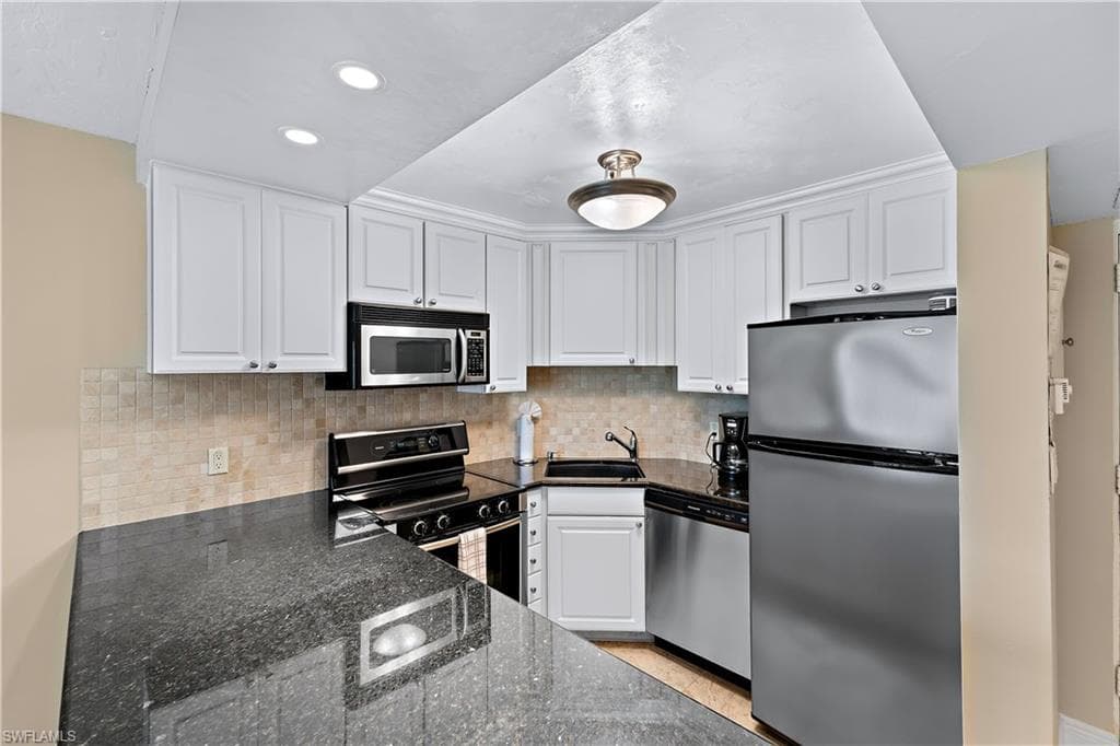 1 Bluebill Ave 409, Naples, FL 34108-11