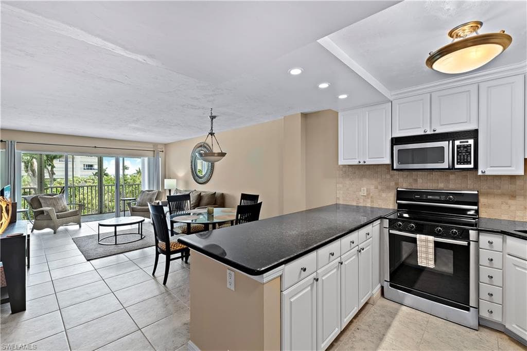 1 Bluebill Ave 409, Naples, FL 34108-13