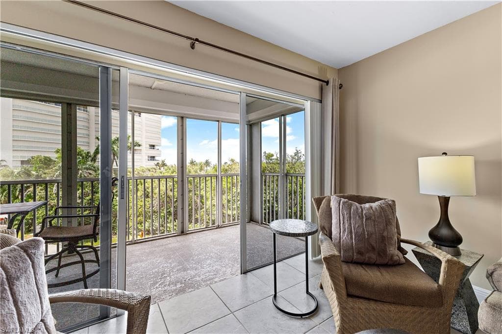 1 Bluebill Ave 409, Naples, FL 34108-15