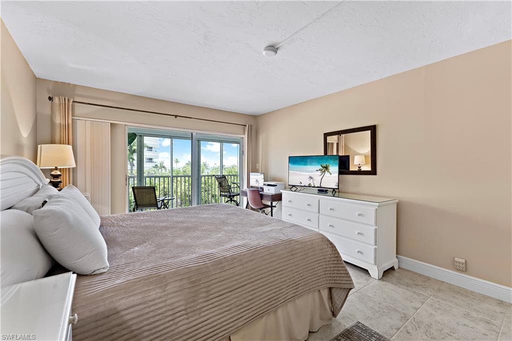1 Bluebill Ave 409, Naples, FL 34108-18