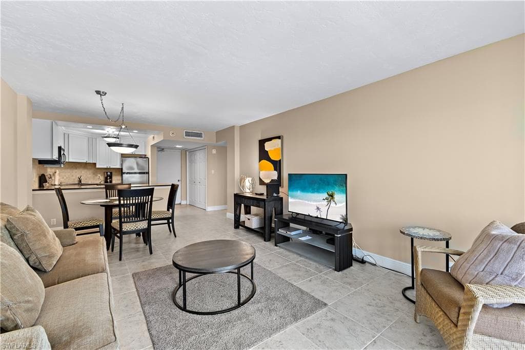 1 Bluebill Ave 409, Naples, FL 34108-6