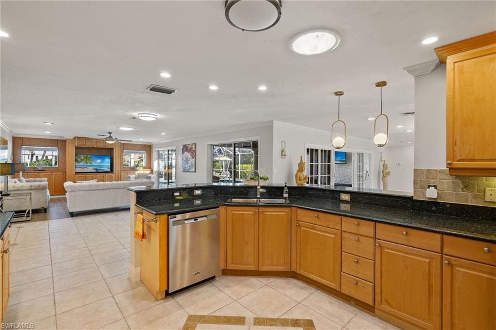 503 Neapolitan Way, Naples, FL 34103-25