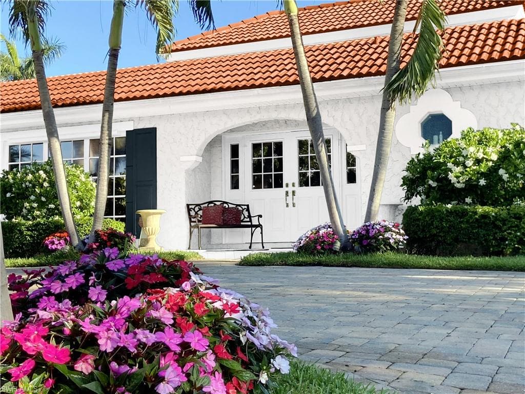 503 Neapolitan Way, Naples, FL 34103-3