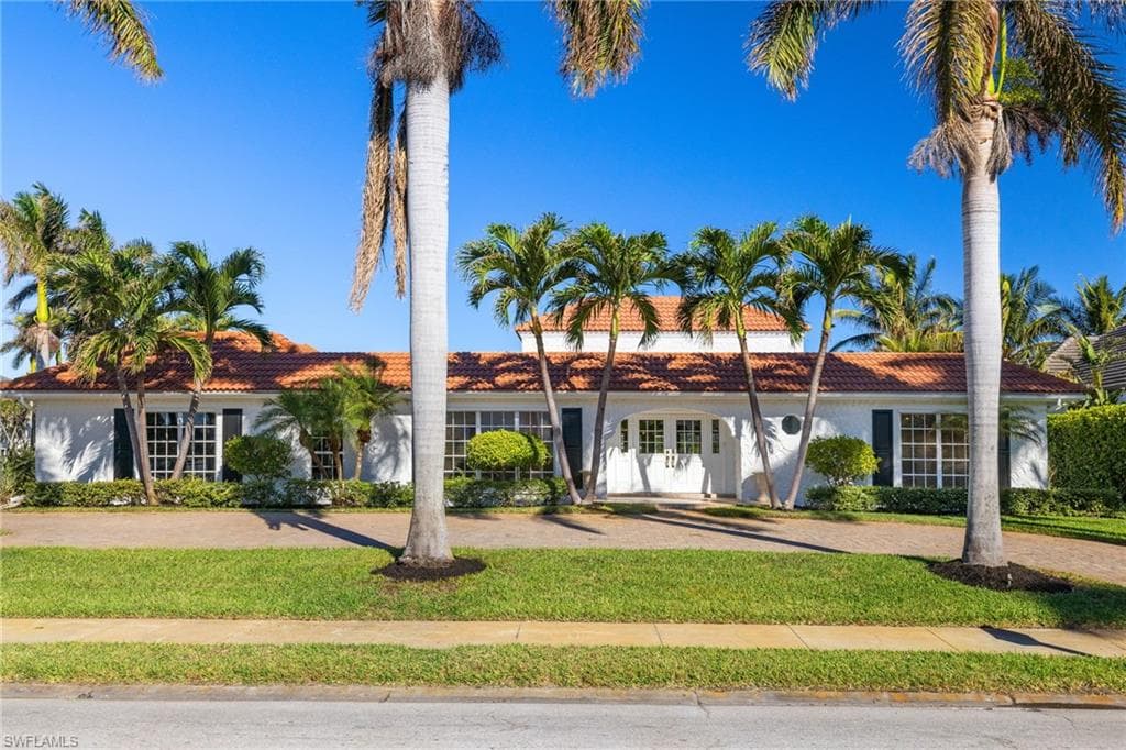 503 Neapolitan Way, Naples, FL 34103-4