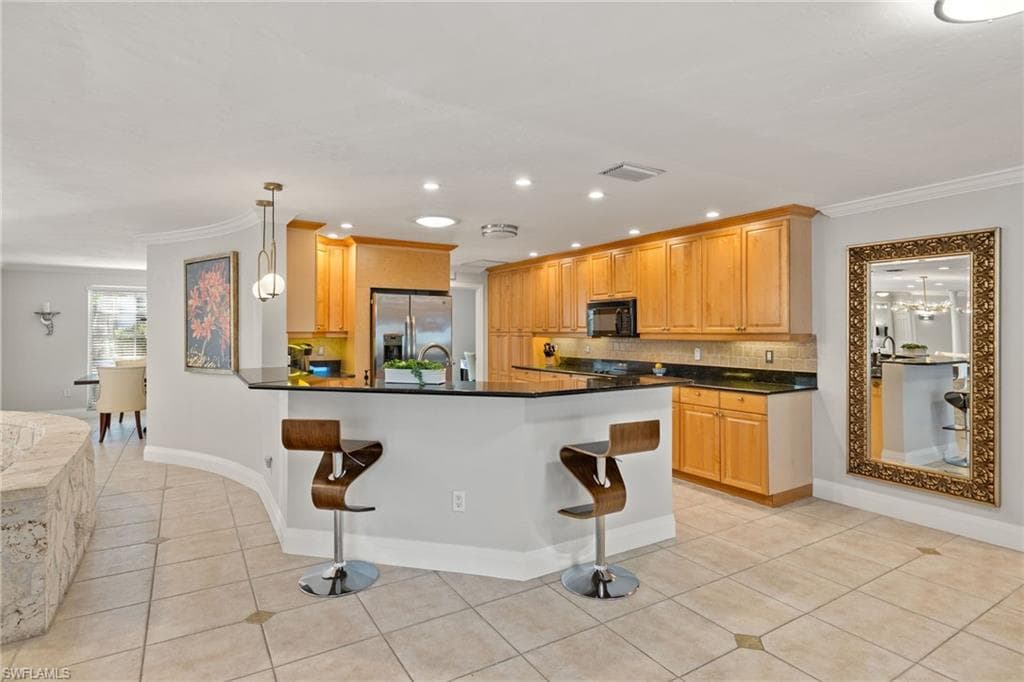 503 Neapolitan Way, Naples, FL 34103-8