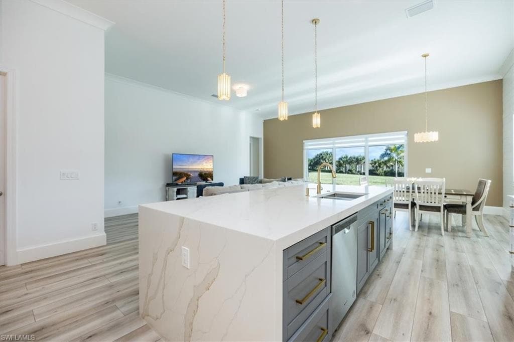 9088 Caicos Way, Naples, FL 34114-8