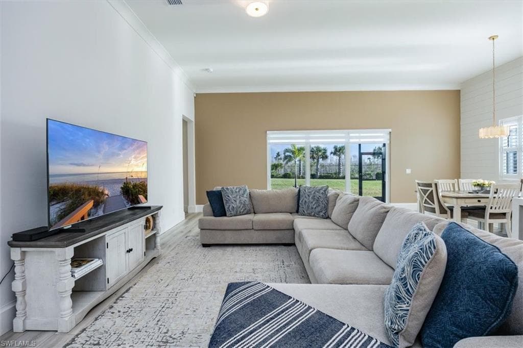 9088 Caicos Way, Naples, FL 34114-10