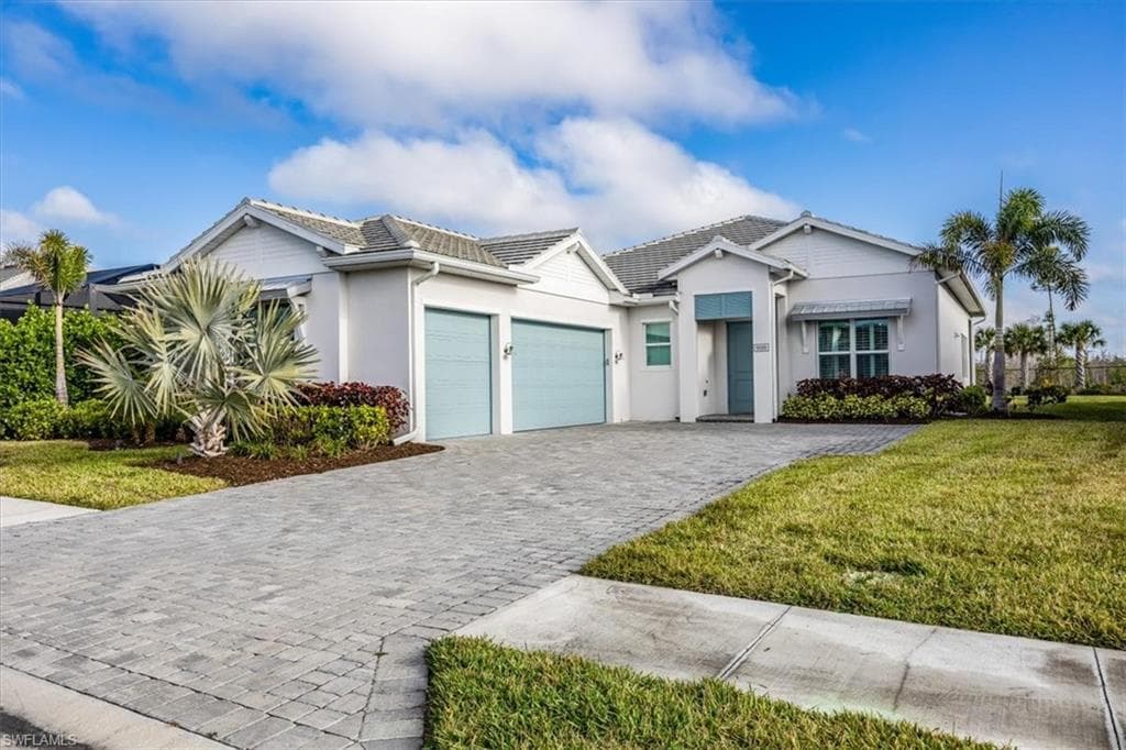 9088 Caicos Way, Naples, FL 34114-1