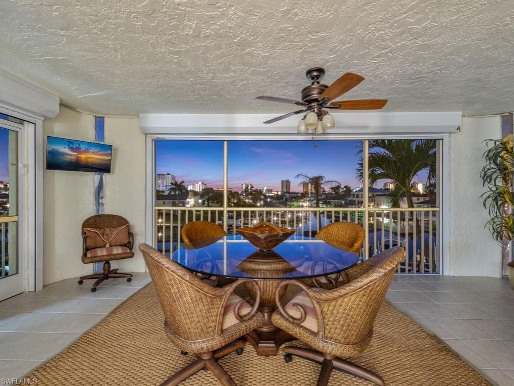848 Collier Ct 305, Marco Island, FL 34145-24