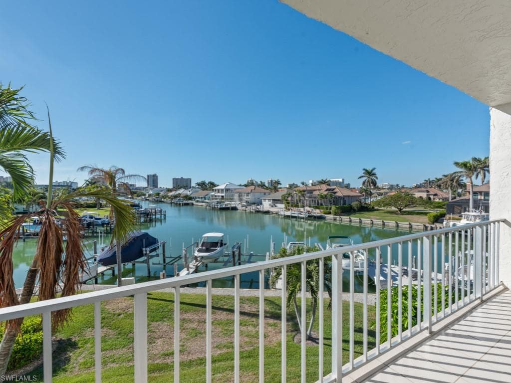 848 Collier Ct 305, Marco Island, FL 34145-30
