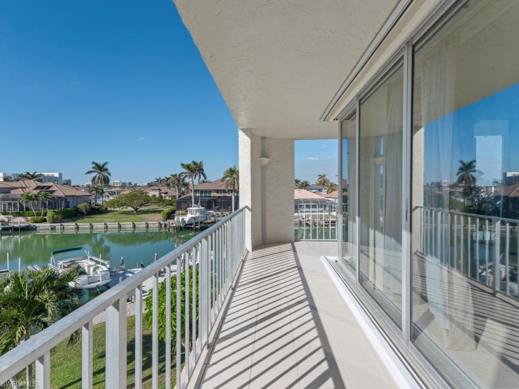848 Collier Ct 305, Marco Island, FL 34145-31