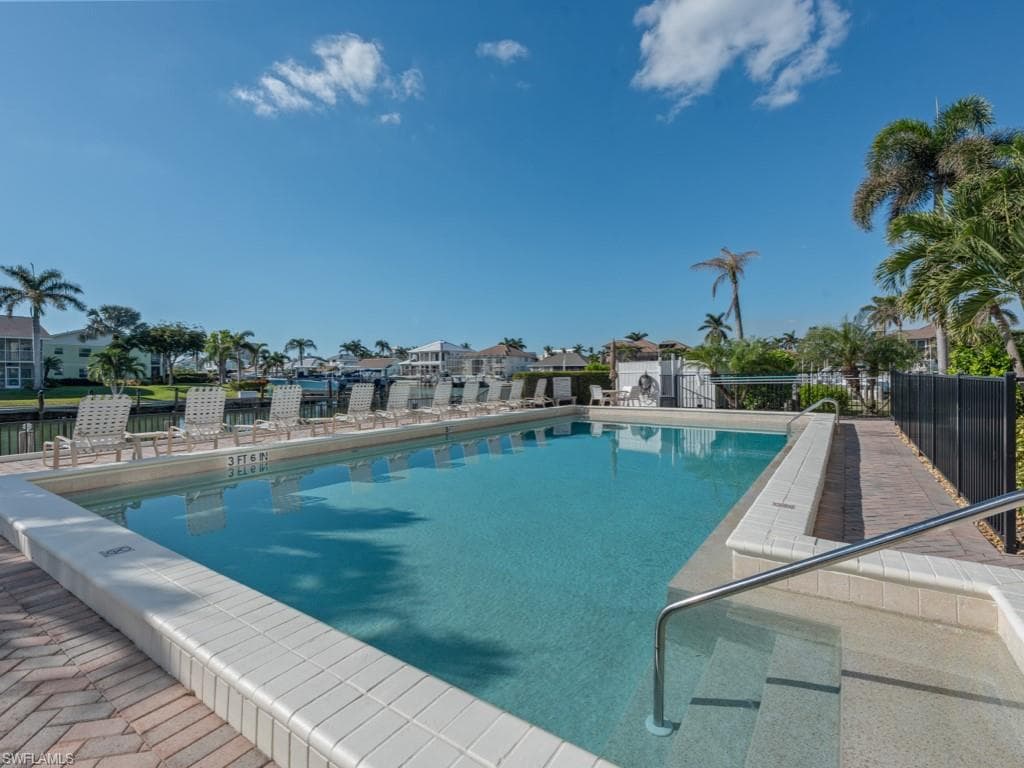 848 Collier Ct 305, Marco Island, FL 34145-36