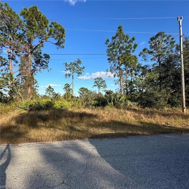 520 Wellington Ave, Lehigh Acres, FL 33972-3