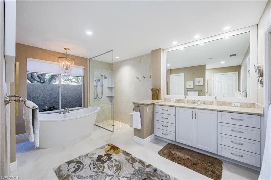 807 Turkey Oak Ln, Naples, FL 34108-11
