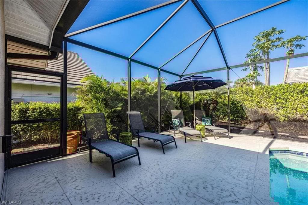 807 Turkey Oak Ln, Naples, FL 34108-21