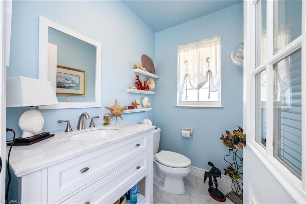 807 Turkey Oak Ln, Naples, FL 34108-23