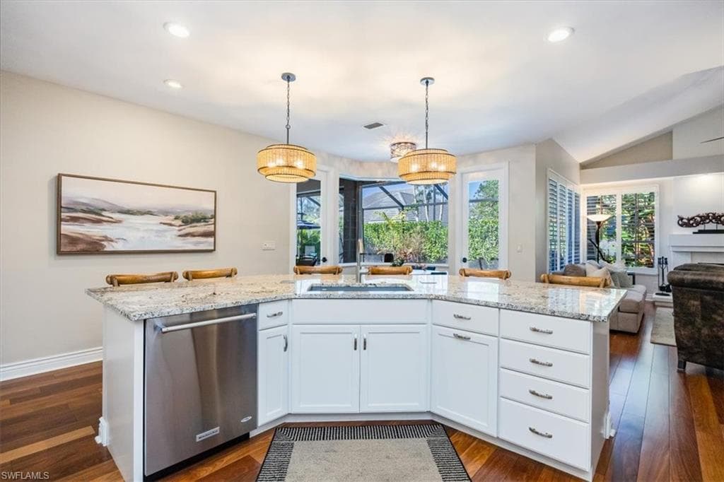 807 Turkey Oak Ln, Naples, FL 34108-5