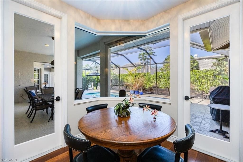 807 Turkey Oak Ln, Naples, FL 34108-6