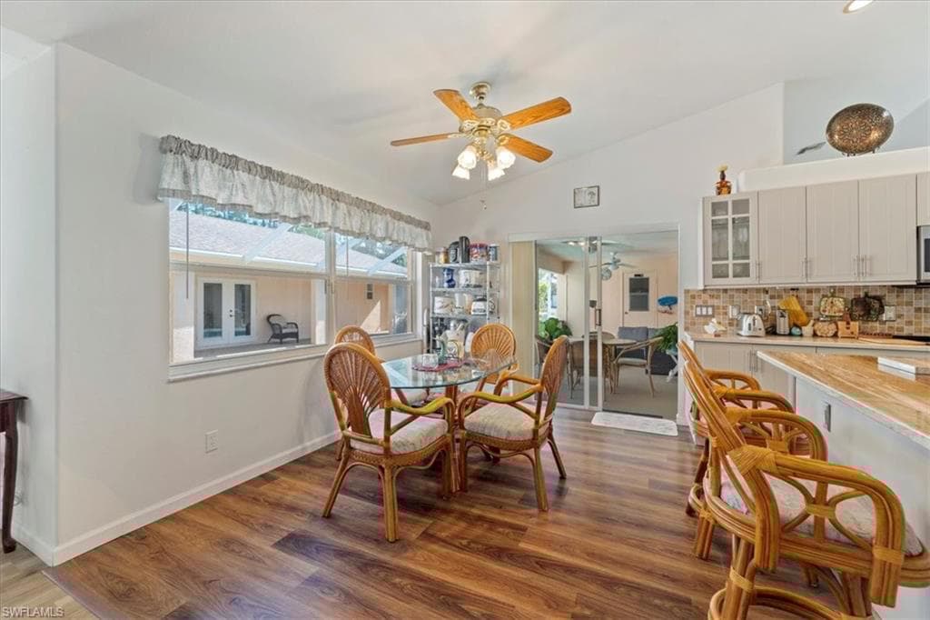 590 6th St NE, Naples, FL 34120-10