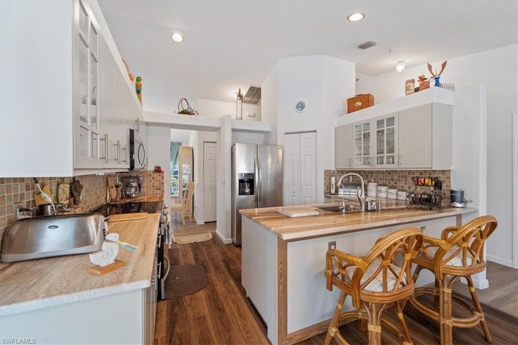 590 6th St NE, Naples, FL 34120-11