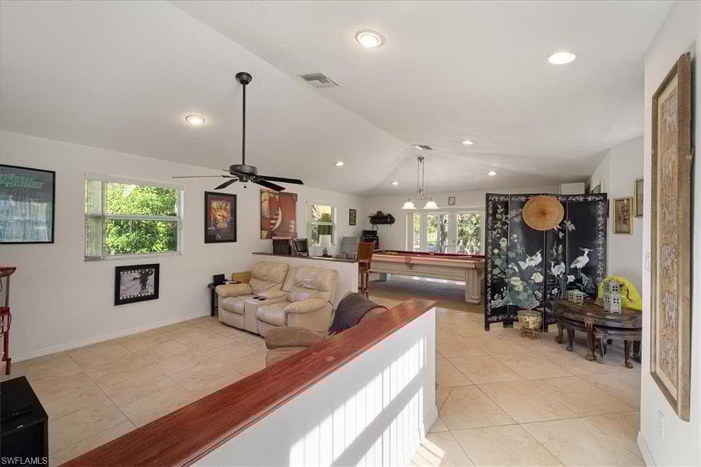 590 6th St NE, Naples, FL 34120-15