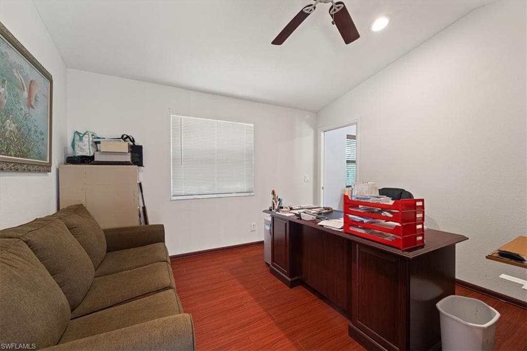 590 6th St NE, Naples, FL 34120-18