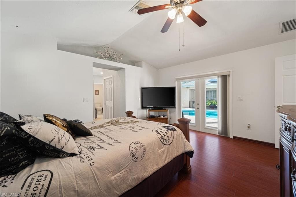 590 6th St NE, Naples, FL 34120-20