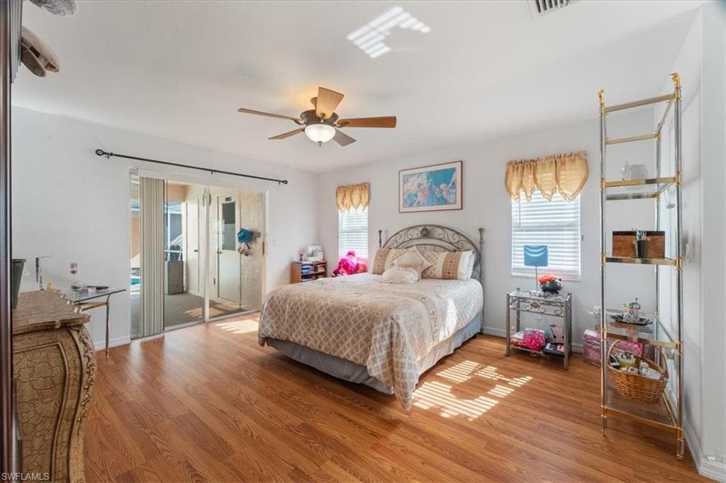 590 6th St NE, Naples, FL 34120-24