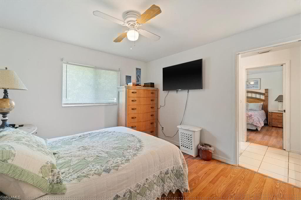 590 6th St NE, Naples, FL 34120-28
