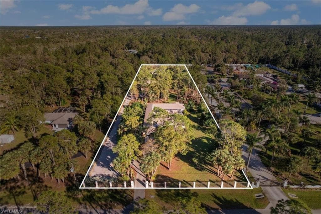 590 6th St NE, Naples, FL 34120-2