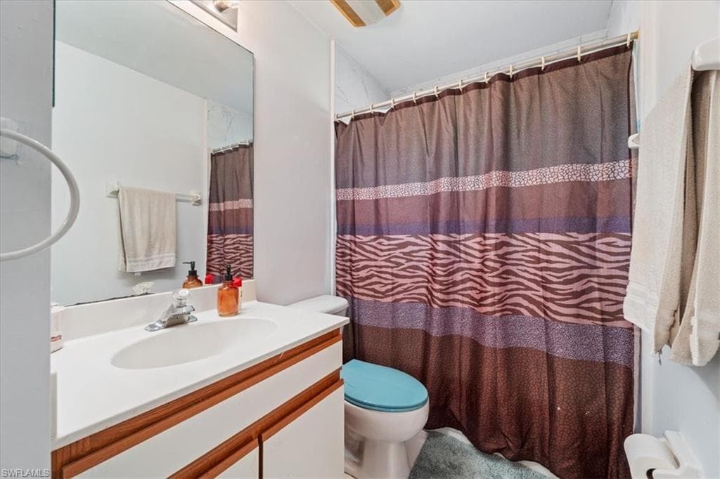 590 6th St NE, Naples, FL 34120-29