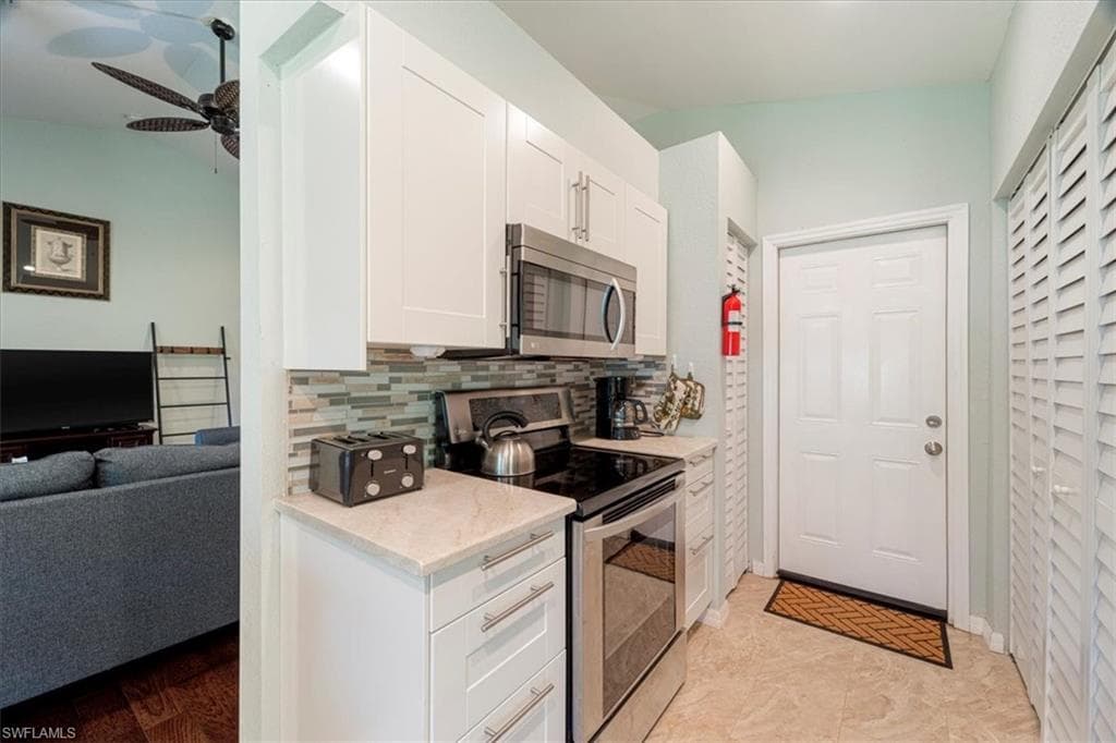 590 6th St NE, Naples, FL 34120-39