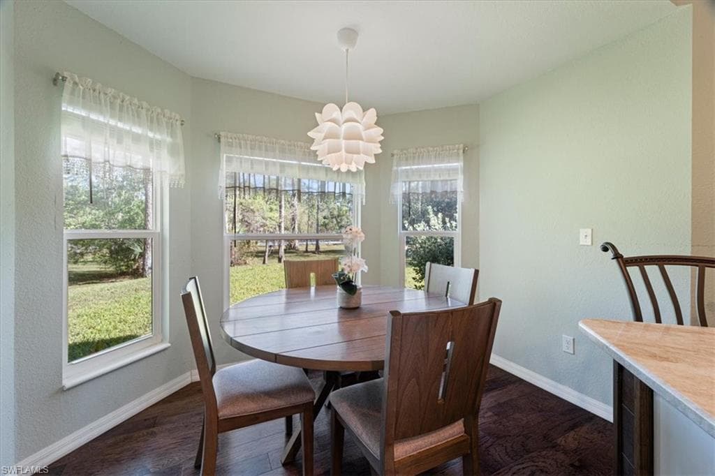 590 6th St NE, Naples, FL 34120-41