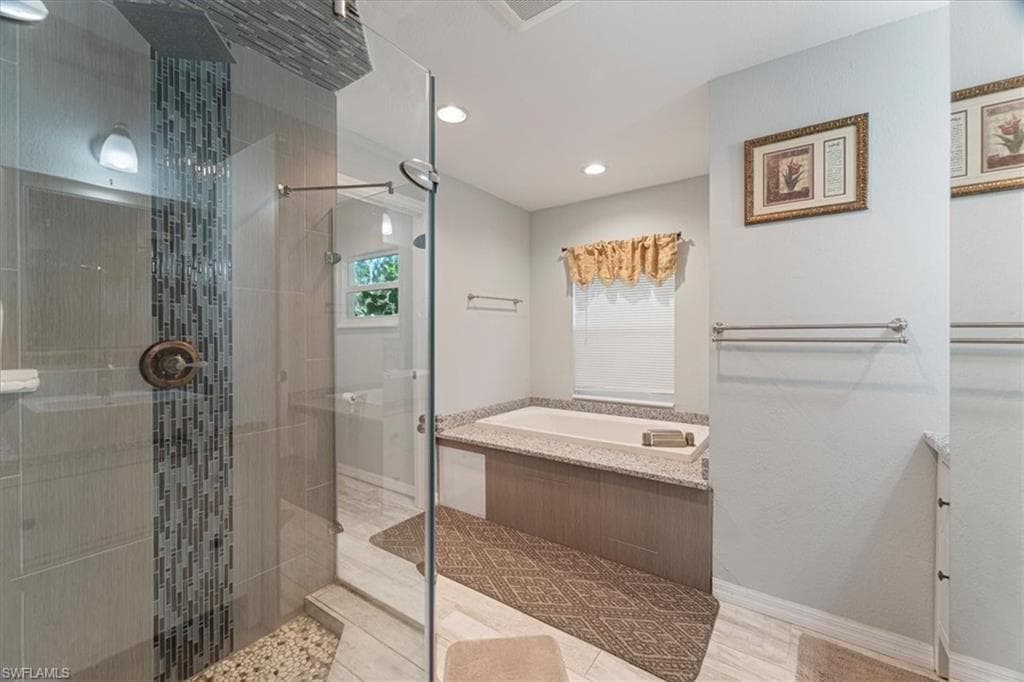 590 6th St NE, Naples, FL 34120-43