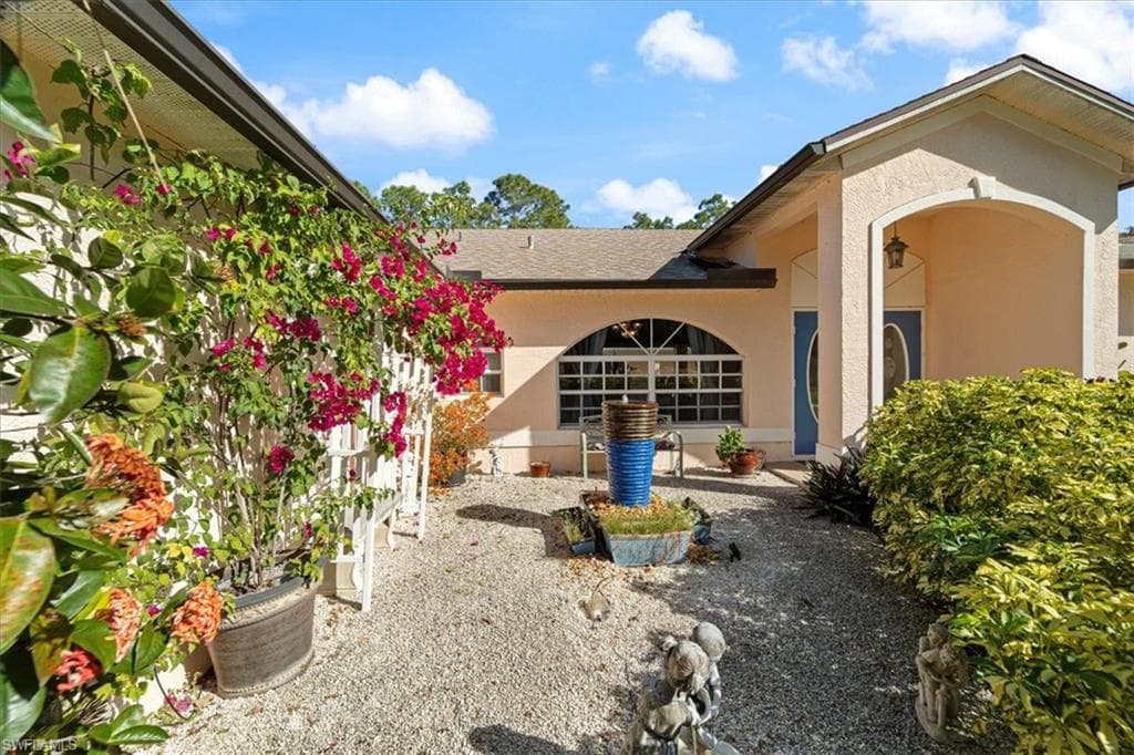590 6th St NE, Naples, FL 34120-49