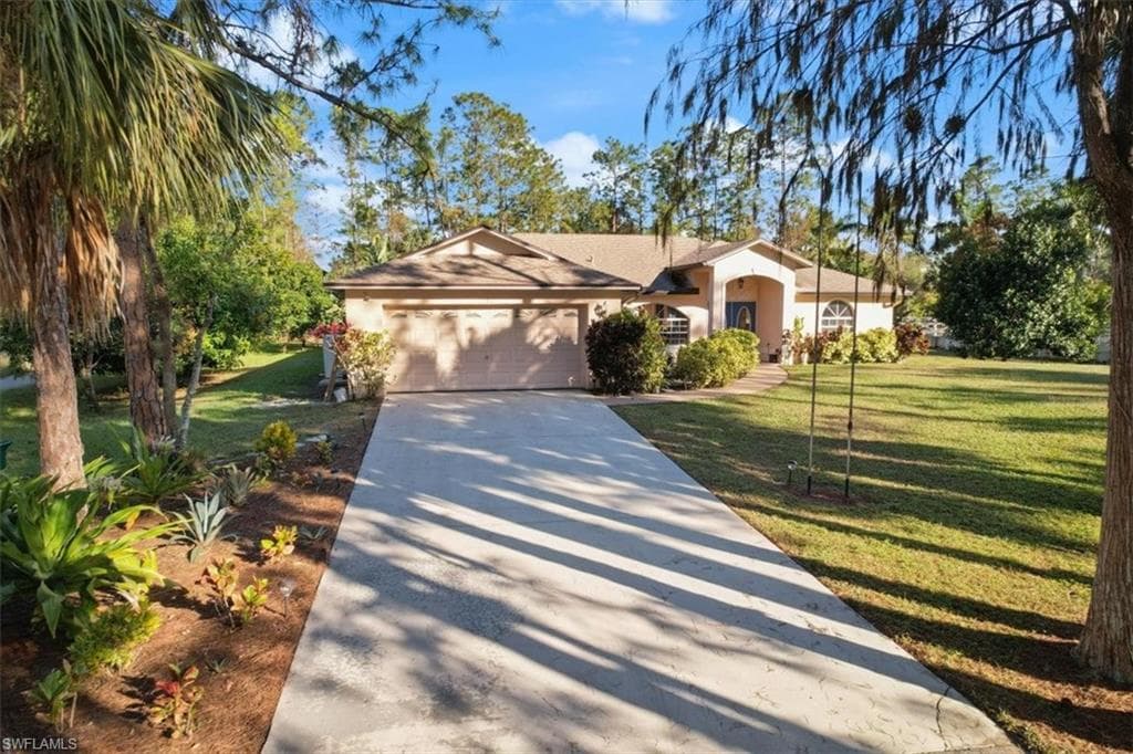 590 6th St NE, Naples, FL 34120-50