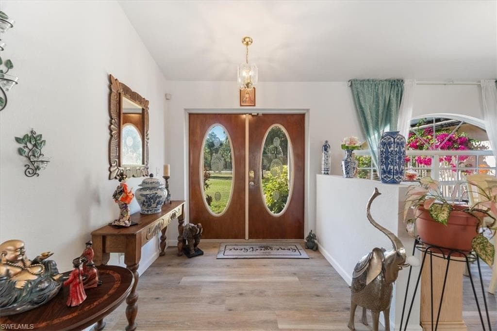 590 6th St NE, Naples, FL 34120-6