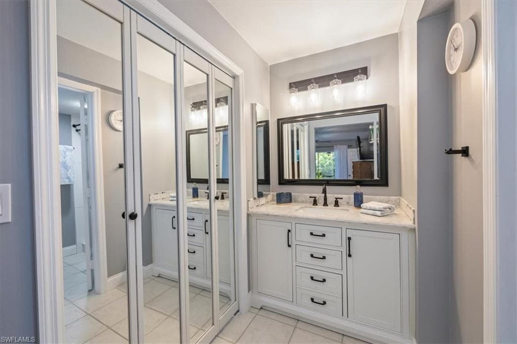 3036 Kings Lake Blvd 7564, Naples, FL 34112-13