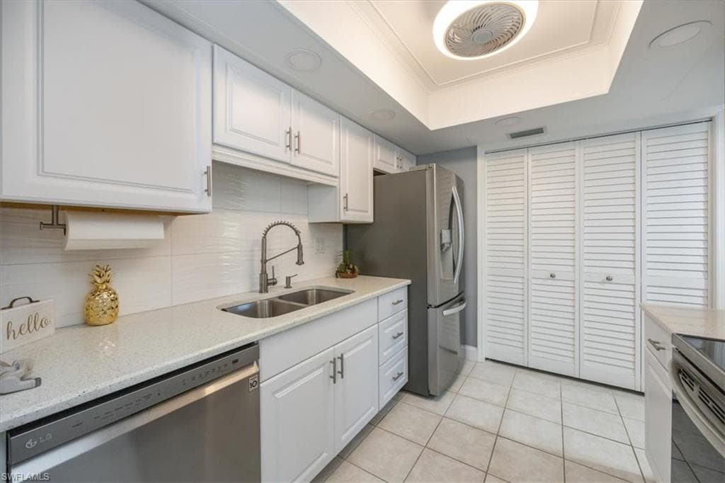 3036 Kings Lake Blvd 7564, Naples, FL 34112-7