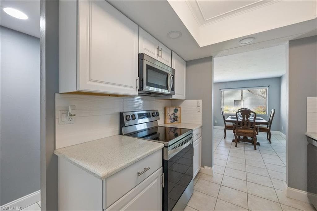 3036 Kings Lake Blvd 7564, Naples, FL 34112-8