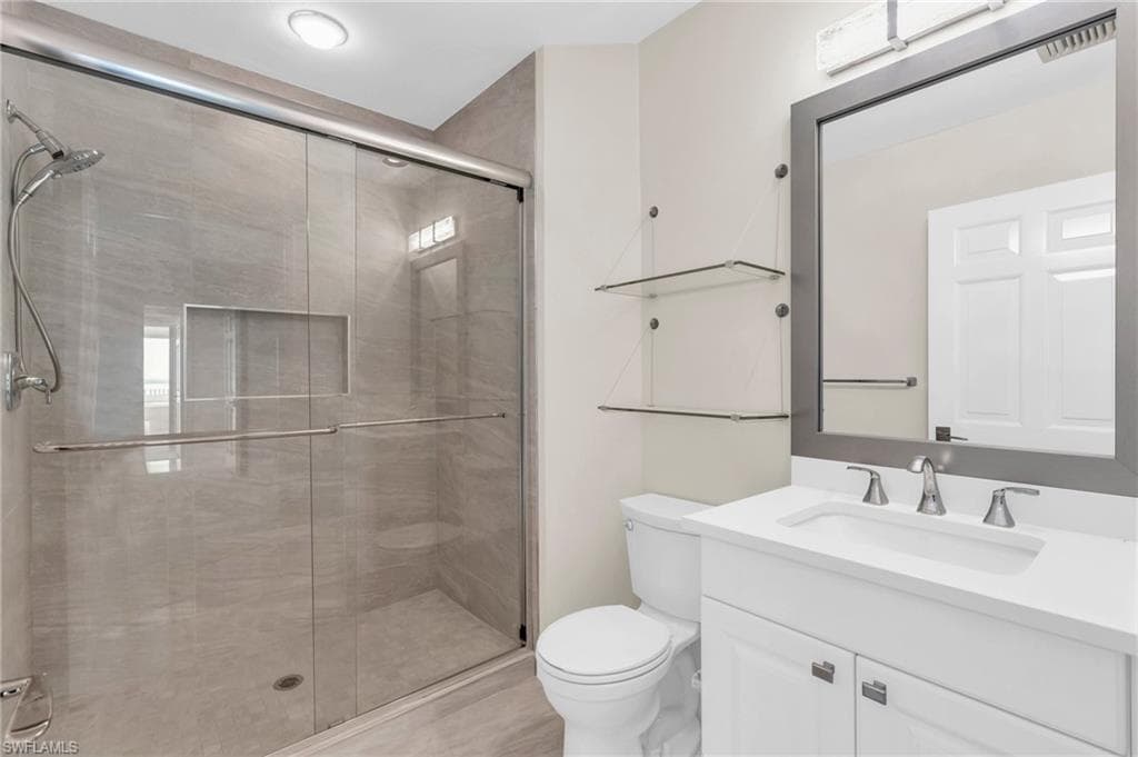 7117 Pelican Bay Blvd Ph-16, Naples, FL 34108-26