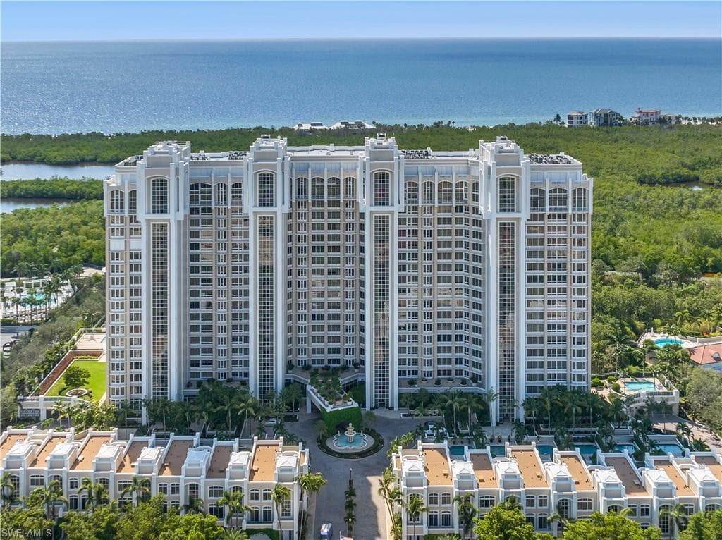 7117 Pelican Bay Blvd Ph-16, Naples, FL 34108-2