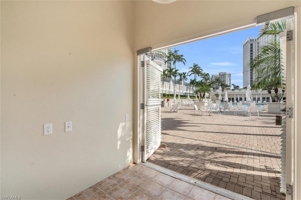 7117 Pelican Bay Blvd Ph-16, Naples, FL 34108-44