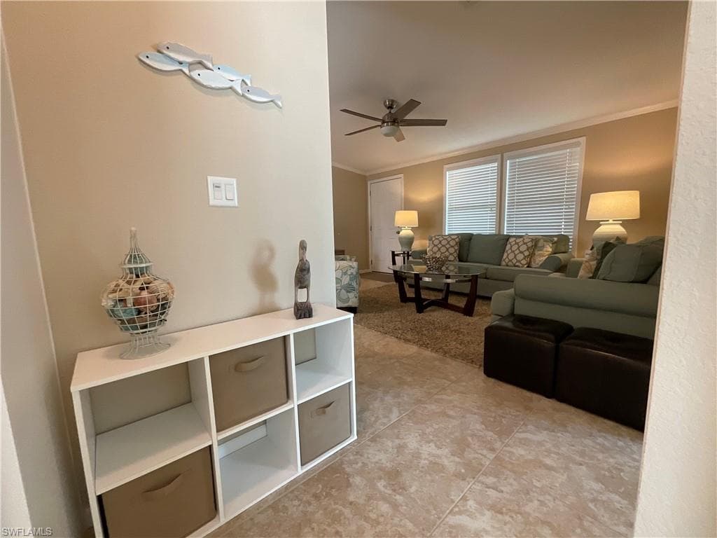 423 Palm Dr 313, Naples, FL 34114-13